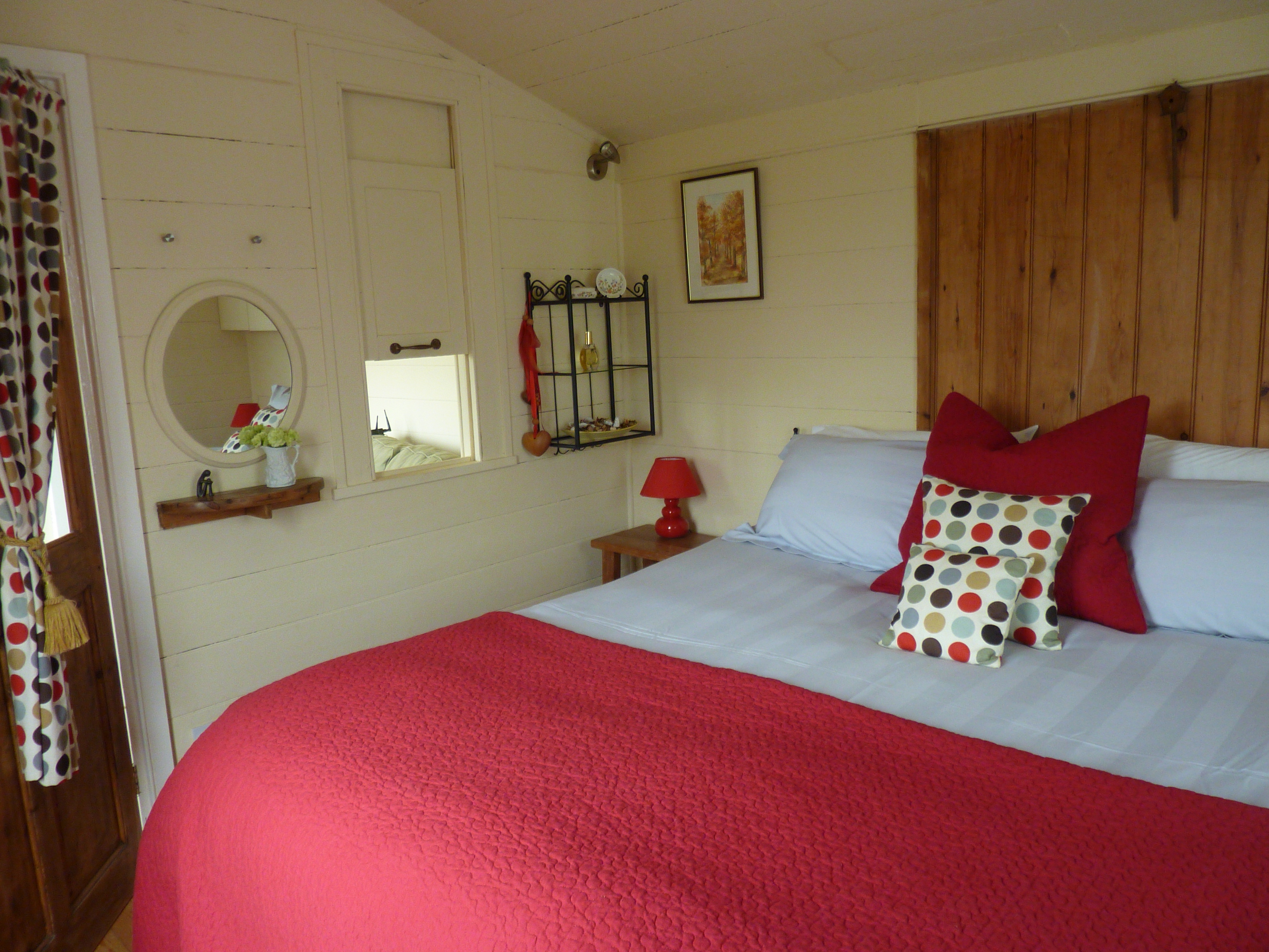 comfy bed, crisp linen Railway Station Cottages
